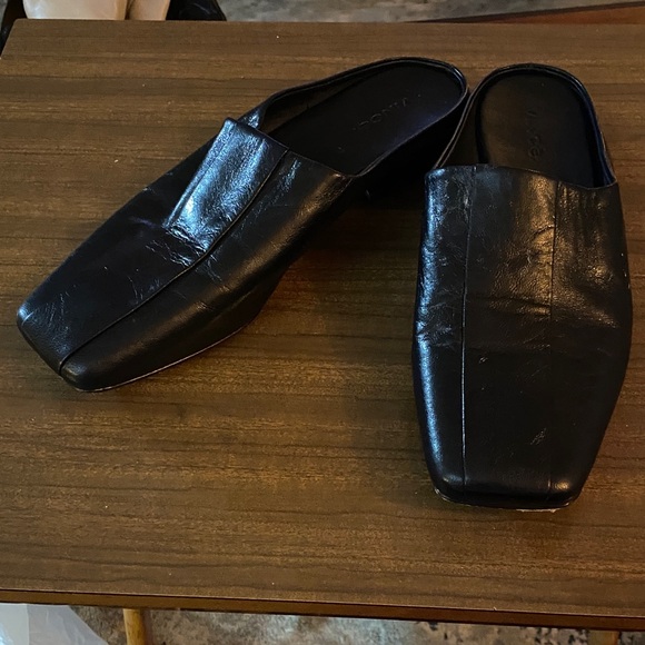 Vince Shoes - Vince women’s  Black Leather Slip-On Loafers